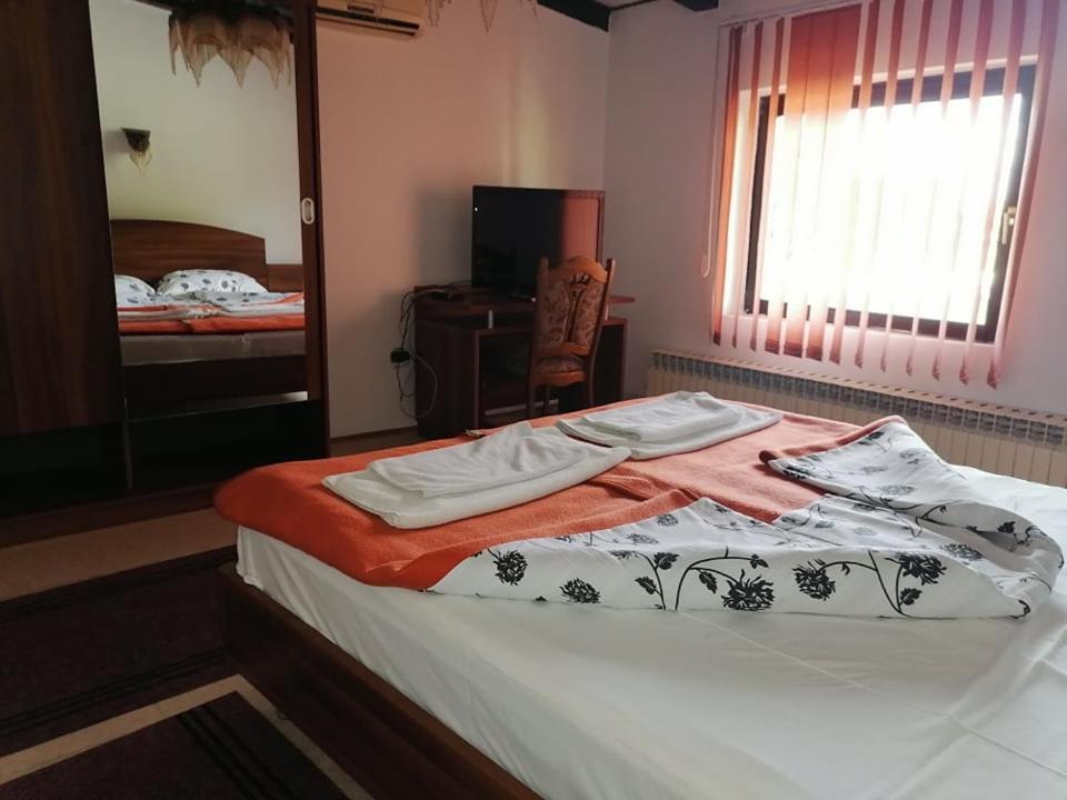 Bed and Breakfast Sulentic Sobe I Restoran Virovitica Exteriér fotografie