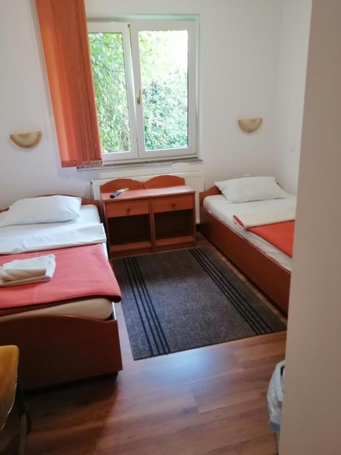 Bed and Breakfast Sulentic Sobe I Restoran Virovitica Exteriér fotografie